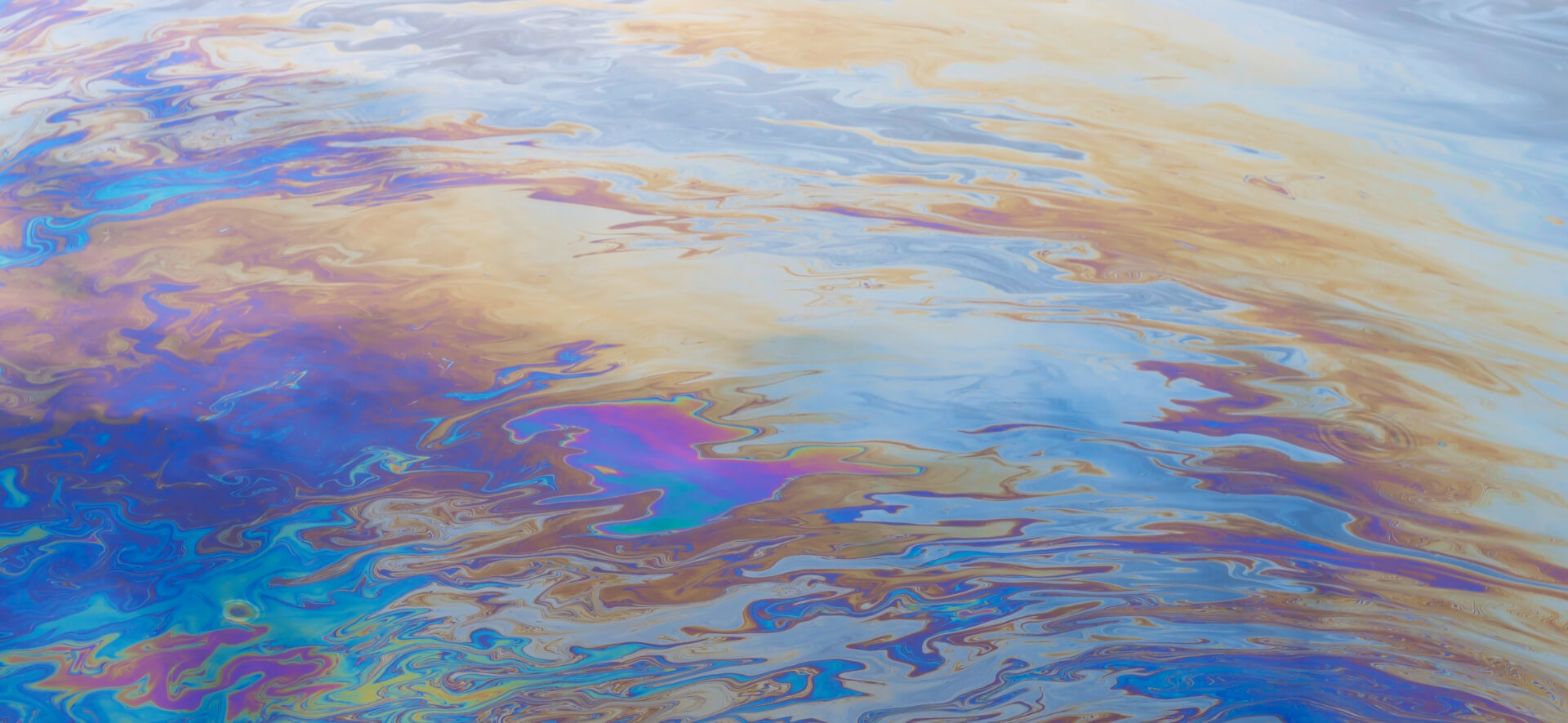 Image of oil spilled in the sea